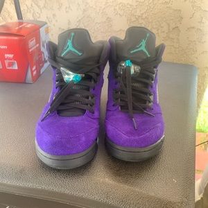 Air Jordan 5 retro “alternative grape” size 10
